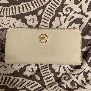 Michael Kors off white wallet